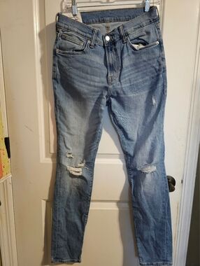 H&M Light Wash Distressed Straight-Leg Jeans Skinny Fit. 32X32